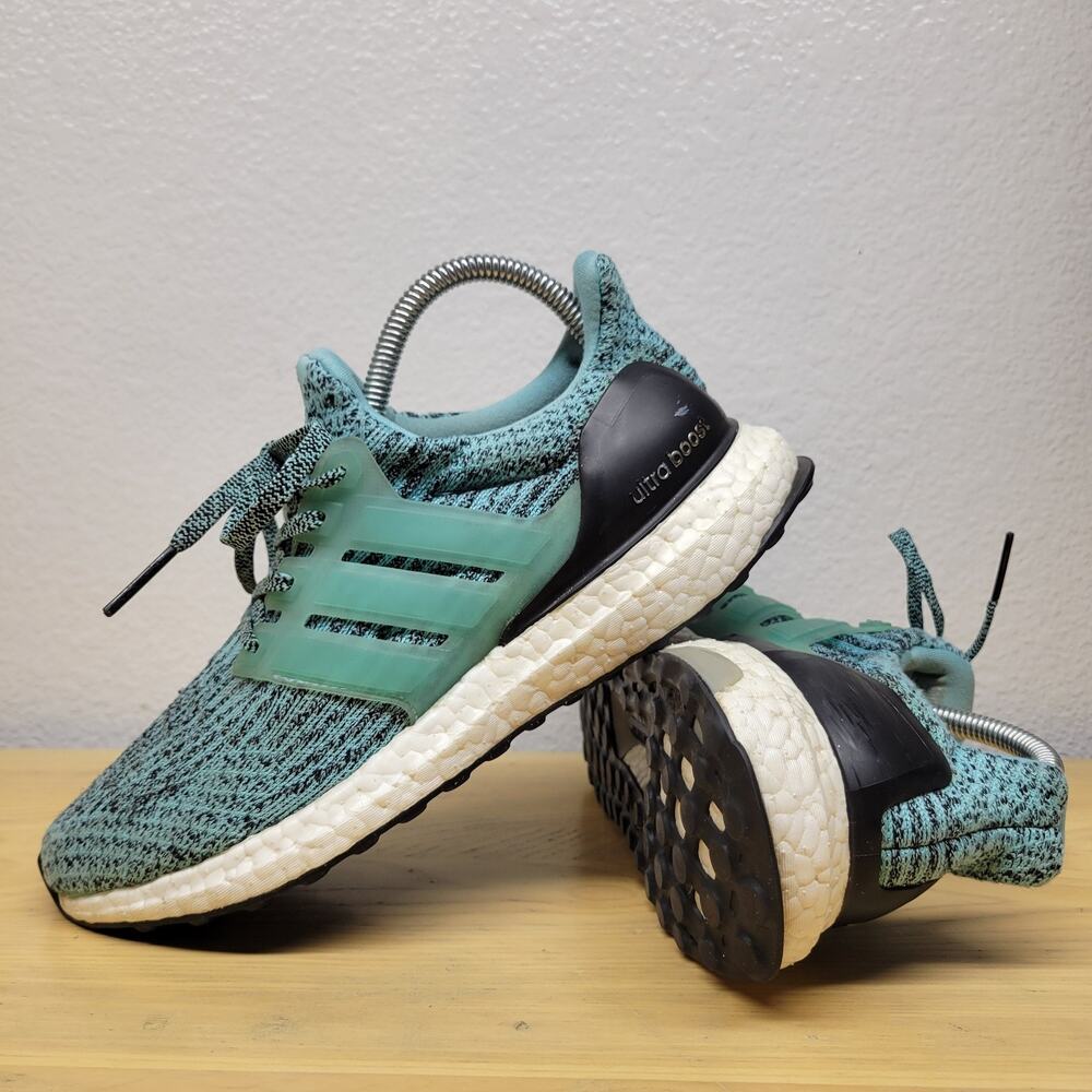 C092) Adidas ULTRABOOST Mint Core Black Running Sneakers S80688 Women's Size 7